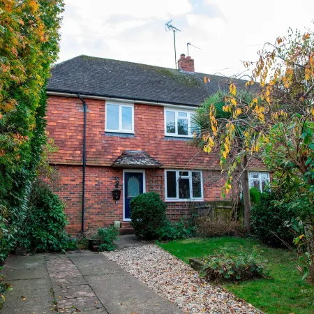 Hassocks Hideaway with Parking Garden