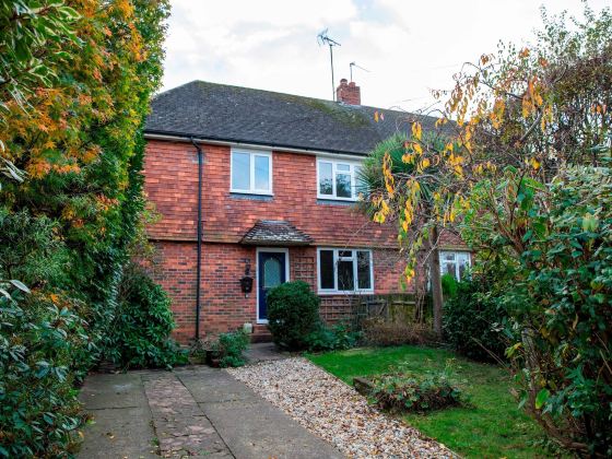 Hassocks Hideaway with Parking Garden