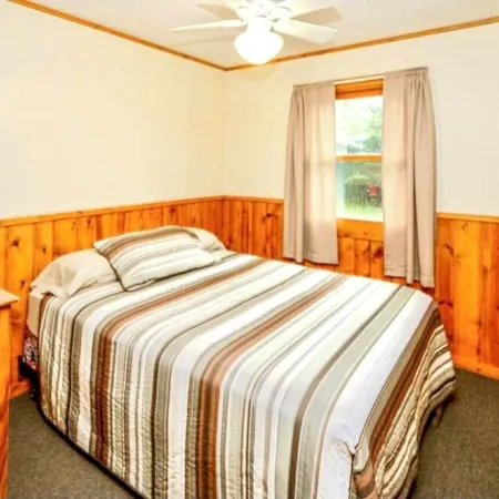 3BR Lakefront Cabin with WiFi & Private Docks