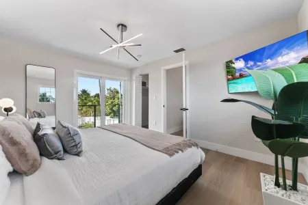 Luxury 8Br Home w/ Pool, Spa & Game Room Fun