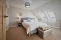 Host & Stay - Sunflower Cottage