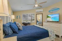 CASA BELLA "D"  - 1 bed/1 bath - STEPS TO THE BEACH - Sleeps 2 Hotels near Leanis