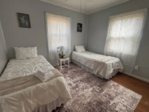 Small Quaint 2-bedroom house in Beckley with WiFi.