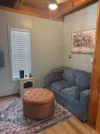 Cozy cabin with 1 bedroom and WiFi, AC in beautiful Brewton, Alabama