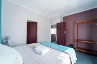 KhayaLethu Cottage 2 Cozy home, 10mins walk to the majestic falls. Lovely garden