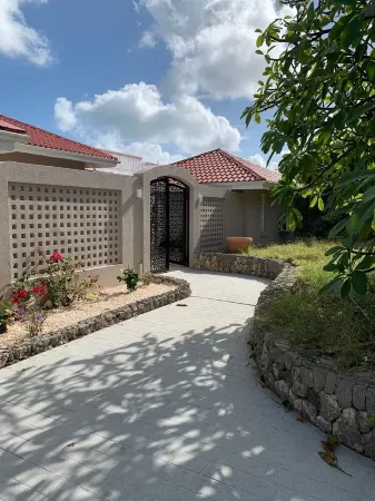 Renovated villa, a haven of peace with an exceptional view, 1 min from the beach