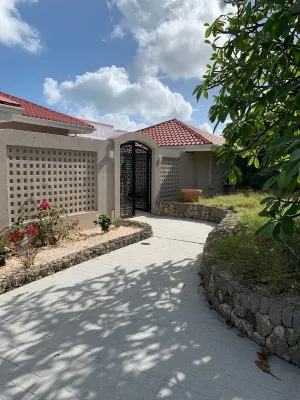 Renovated villa, a haven of peace with an exceptional view, 1 min from the beach