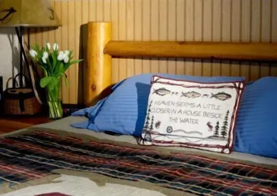 Fly Fishing River Chalet, Fly Shop, Guides, Schools, & Kayaks! Hotels near Glen Park