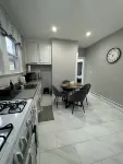 3 Bedroom Apartment near airport and New York City