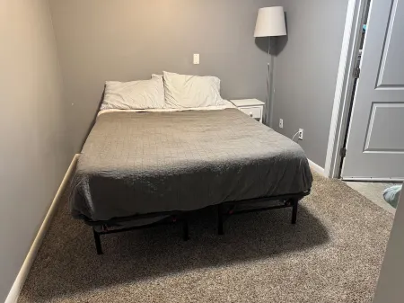 Warm and friendly house in Clearfield with AC, WiFi, 2 king beds, 2 bathrooms