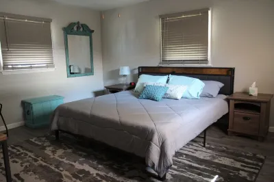 Charming 3 Bedroom House for the whole family near National and State Parks! Hotels near Carlsbad Caverns National Park