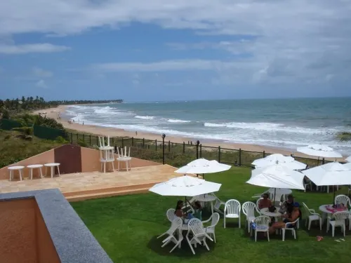 Excellent 3-Bedroom Apartment, Furnished, Oceanfront, with Maid Service.