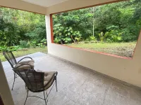 2 bedroom w/ 2 en-suite private bathrooms - 1mile from Cruz Bay