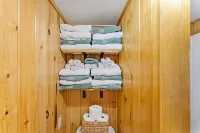 Knife Edge Escape - Cozy Lakeside Cottage Getaway with Views of Mt. Katahdin