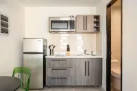 Rooftop Pool w/Lounge Area-Studio Sleeps 2 #U3