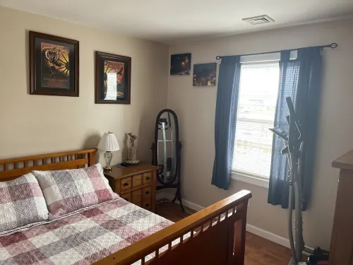 Beach Bum Bungalow offers stunning sunset marsh views just 400 ft to the beach. - Homestays