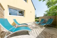 Charming 10-person gîte with SPA, 700 metres from the beach! Hotel a Porspoder