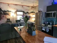 Posh Studio Flat, Smart enabled, WVU Tech District, ADA Compliant, 15% Military Hotel a Beckley