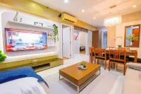 Spacious 2 Bedroom in BGC with Smart TV & Fast Wifi! Across High Street and Aura