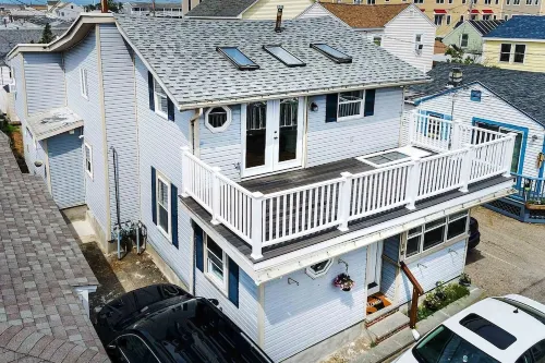 Beach Condo with a view! 3-bedroom with balcony porch!