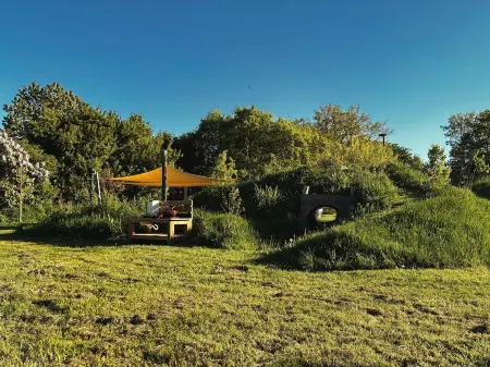 Wohnung mit Wintergarten im Ferienhaus Makrele von 1877 Отели в г. Зундхаген