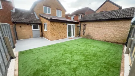 Modern 4 bed house Stevenage 22mins from London King’s Cross. Отели рядом со станцией Stevenage Railway Station