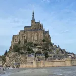 Set in the Normandy countryside, with many tourist attractions within 30 minutes