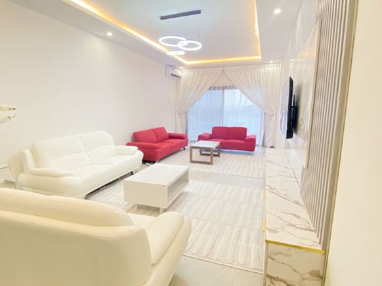 Appartements Avec Piscine, Salle de Sport à Loin de la Plage Avec 3 Chambres