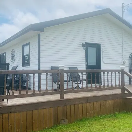 Lorney’s Place - entire cottage in cascumpec