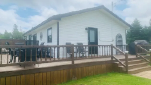 Lorney’s Place - entire cottage in cascumpec