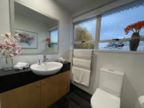 Plymouth Central City 2 Bedroom Apartments 酒店