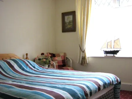 Cornish Cottage sea 100m four bedrooms Kingsand, homely & comfortable Отели в г. Торпойнт