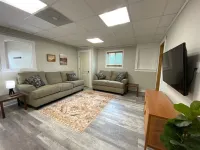 Updated spacious 2 br Flat