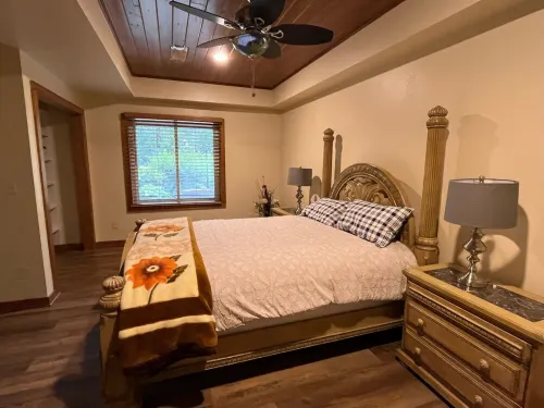 Charming 3,800 sq feet log house in Waupaca County.