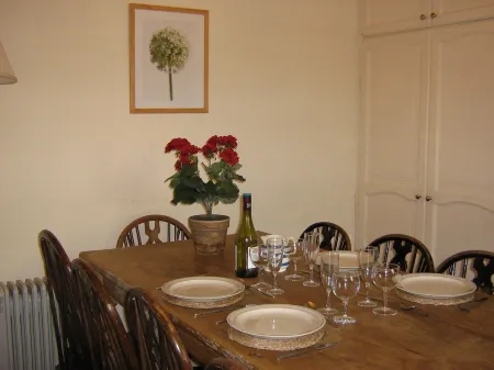 Cornish Cottage sea 100m four bedrooms Kingsand, homely & comfortable Отели в г. Торпойнт