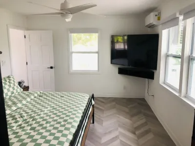 WrigleyVilla, Beach Villa That's Actually On The Beach Hotel dekat The Abaco Club