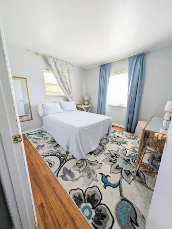 Spacious 3 Bedroom, 5 minutes from Downtown Cincinnati Отели в г. Кэмпбелл