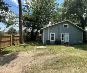Charming 3-bedroom vacation home just 4 minutes drive to Eiffel Tower The Paris, Texas, Eiffel Tower附近的飯店