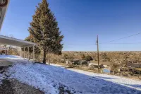 Insta-worthy 12 min to DT 6Bd 2.5Bt Modern Home