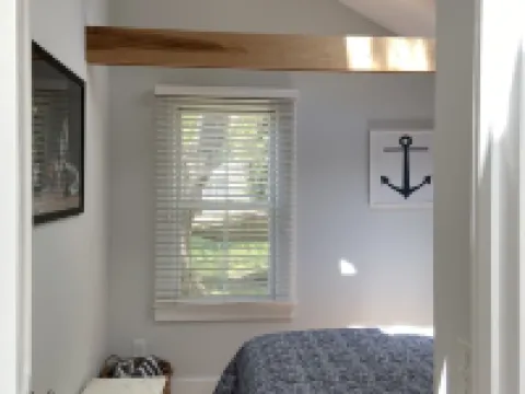 Charming Sun Filled Eastham Cottage at Fort Hill 伊斯特姆酒店