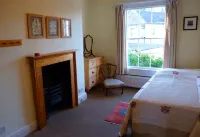 Grade II listed terraced house in Bath, Somerset