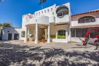 Oceanview FAST WiFi Private Yard Pool Executive Chef Staff Amazing Views