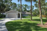 Newly Renovated, Beach Close, Pet Friendly, Modern Luxury Retreat Hotels near Naples Municipal Airport