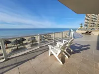 Diamante 108, Beach front 270 degree view The best Ground Floor at Las Palomas!!