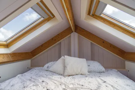 Pat's Home, sleeping under the stars. Отели в г. Алкмар