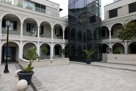 Charming Colonial Flat in historic building Отели рядом с достопримечательностью «Europa Point Lighthouse»