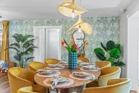 Marathon Family Retreat:  Pool, Hot Tub & Outdoor Movie Theater