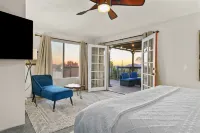 Massive Hillside Estate Heated Pool+Spa Views!!! Hotels near Walmart Supercenter