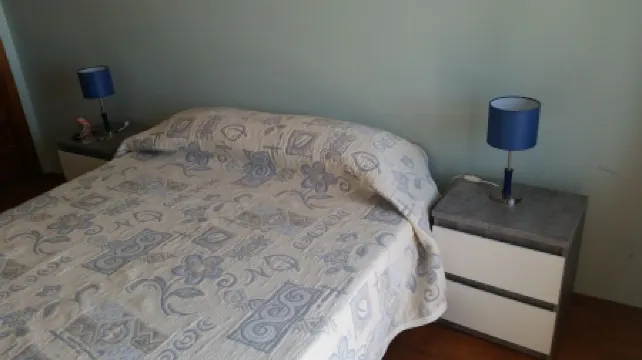 100 m2 apartment in Olhão, central, for rent.