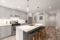 Private apartment in the quiet community of North Vancouver Lynn Valley